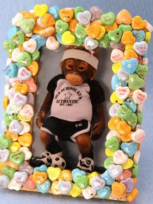 влюбленный футболист в рамке 