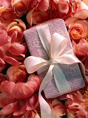 подарок в розах