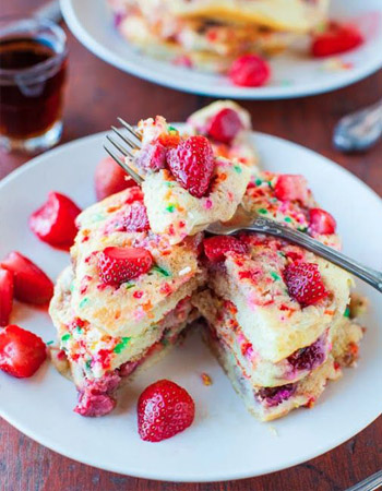 торт с клубникой