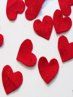 сердечки из фетра