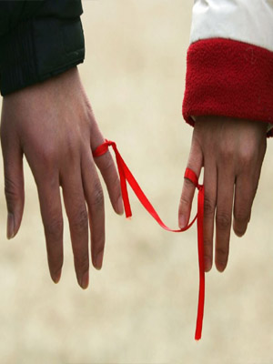 ленточка на мизинце