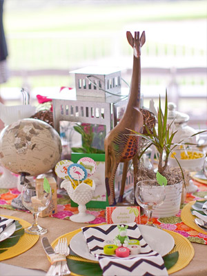 жираф на столе