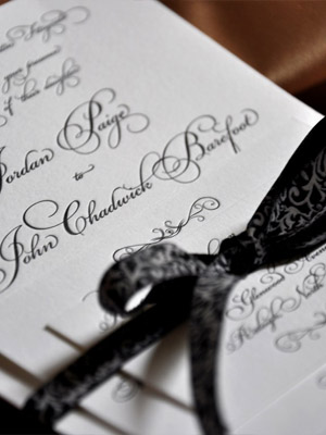 черно-белая пригласительная