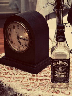 часы и виски