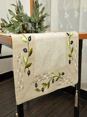 скатерть с вышитой оливой