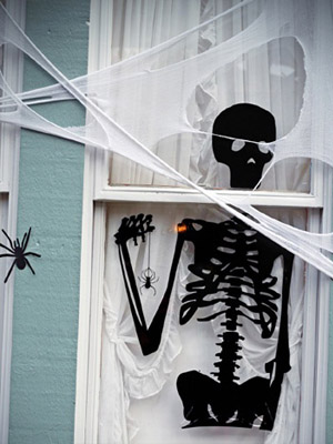 черный силуэт-скелет 