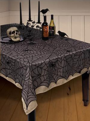 скатерть в паутине