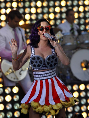 Вечеринка в стиле Голливуд: костюмы и подарки