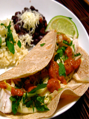 сверток из кукурузной лепешки