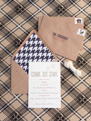 приглашения в коричневых конвертах