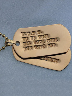 Жестяные личные номера на цепочке