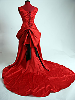 вечернее платья со шлейфом