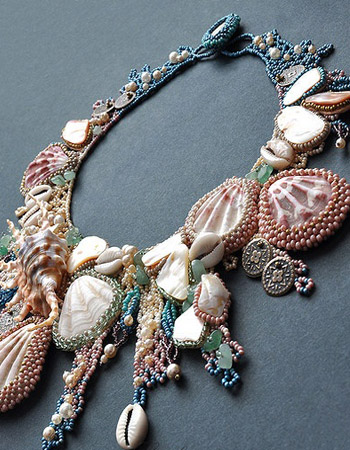 ожерелья из ракушек
