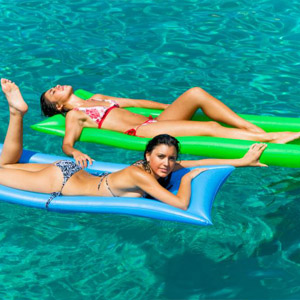 Игра в воде  Морской бой