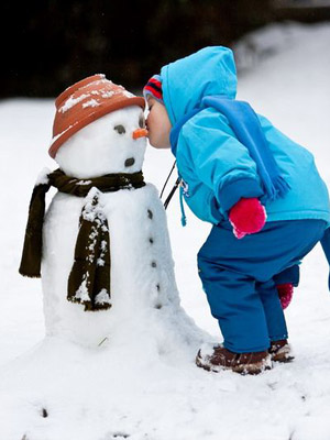 поцелуй со снеговиком