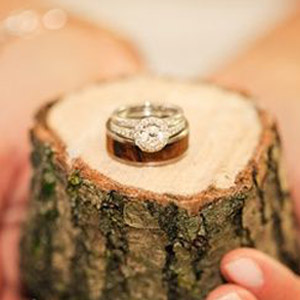 кольцо с камнем