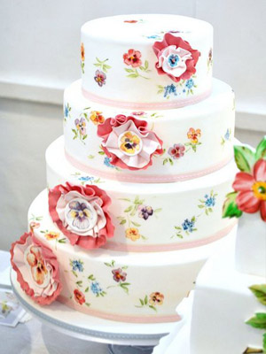 яркий цветочный декор 