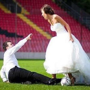 невеста с мячом