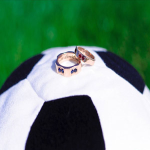 кольца на футбольном мяче