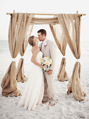 арка из  мешковины