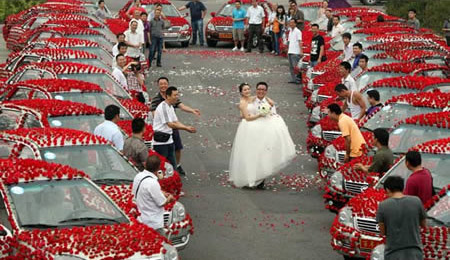 свадьба усыпанная розами