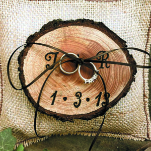 обручальные кольца молодоженов