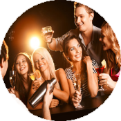 Танки и цветы: 23 февраля и 8 марта – креатив против банальности