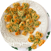 Закуска «Сырные чипсы» ко Дню святого Патрика