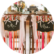 Свадебный декор: идеи украшения стульев