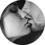 Kisstory и топ 10 игр-поцелуев для сердечного праздника